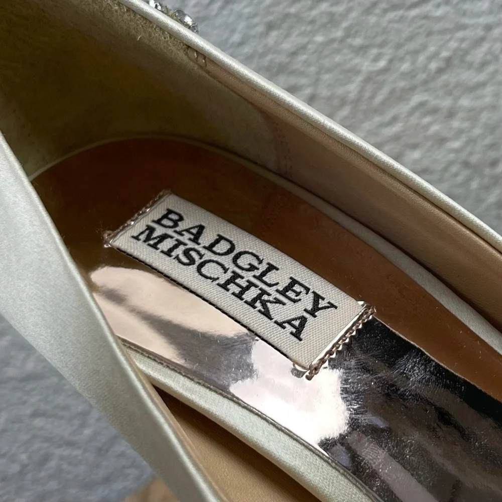 Badgley Mischka l 7.5 Gorgeous Ivory Rhinestone Embellished Bridal Wedding Heels